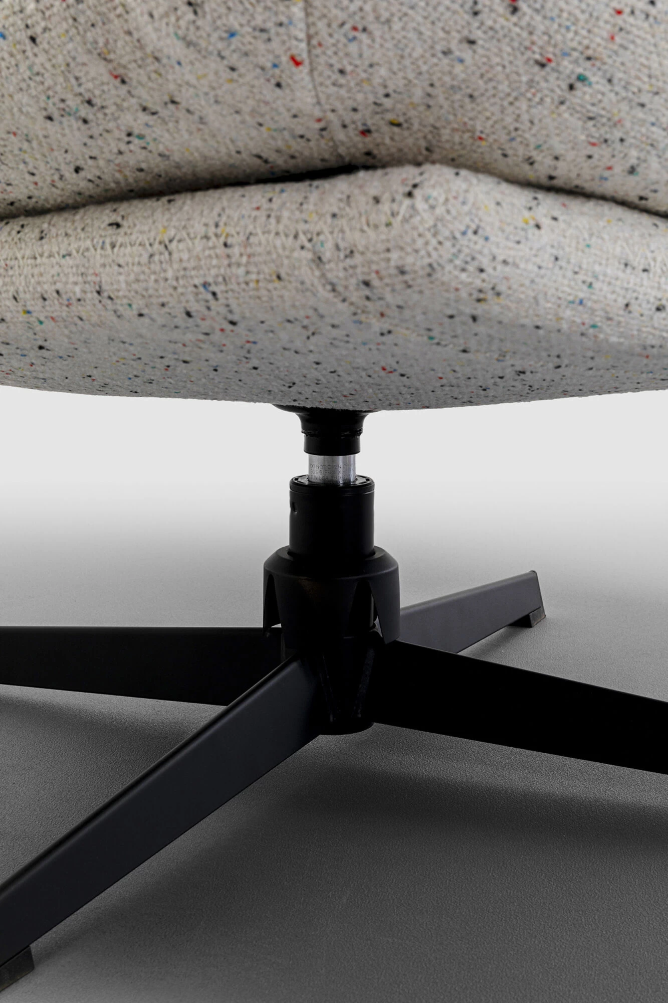 Drehsessel + Hocker Columbia 10 Drehsessel + Hocker Columbia – Bild 8