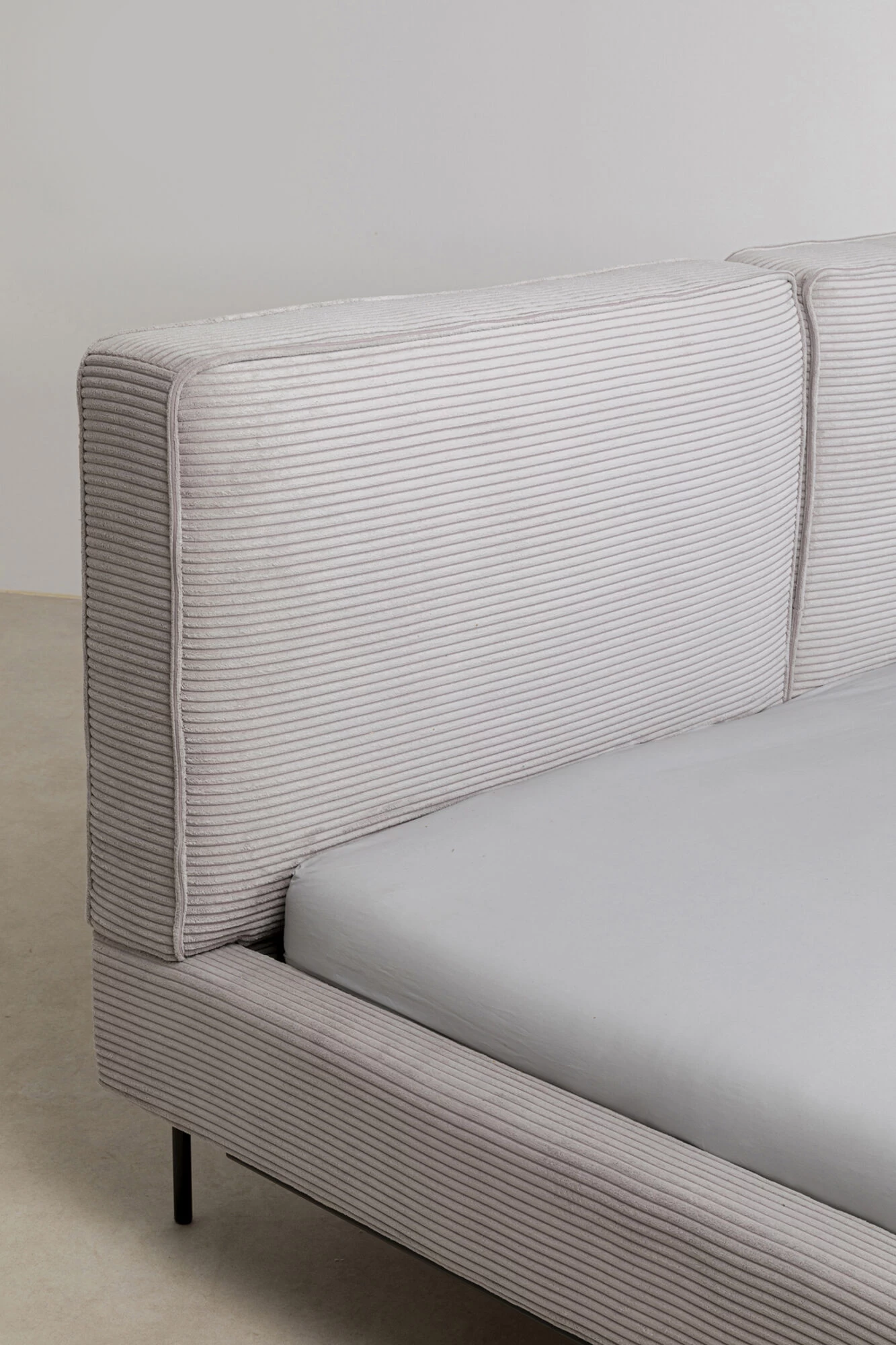 Bett East Side Cord Grau 180x200cm 8 Bett East Side Cord Grau 180x200cm – Bild 6