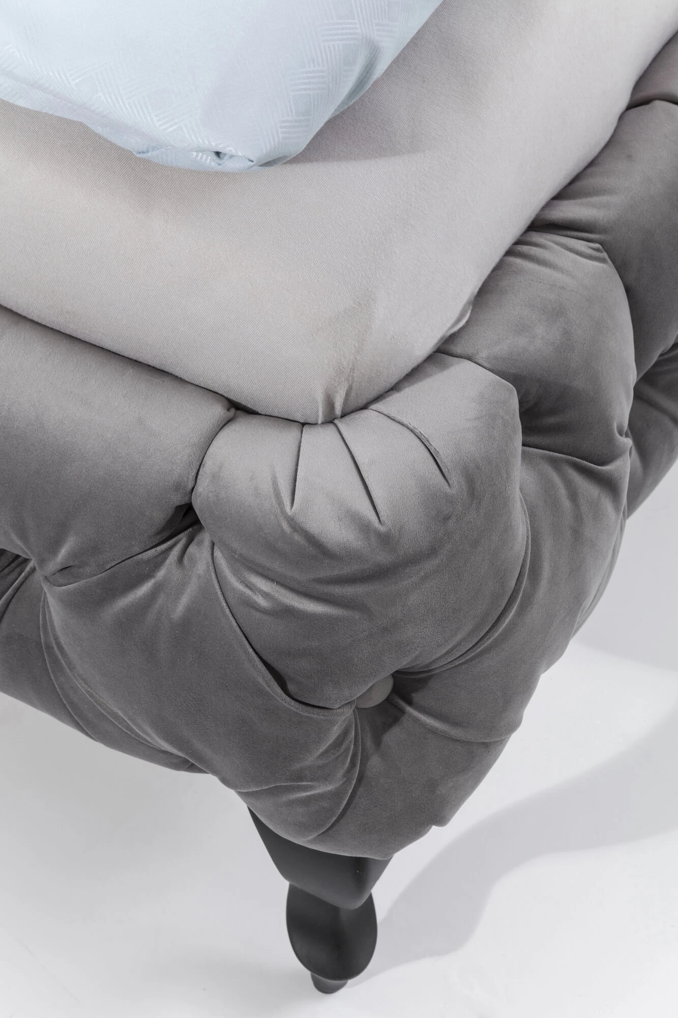 Bett Desire Velvet Silbergrau 200x200cm 14 Bett Desire Velvet Silbergrau 200x200cm – Bild 12