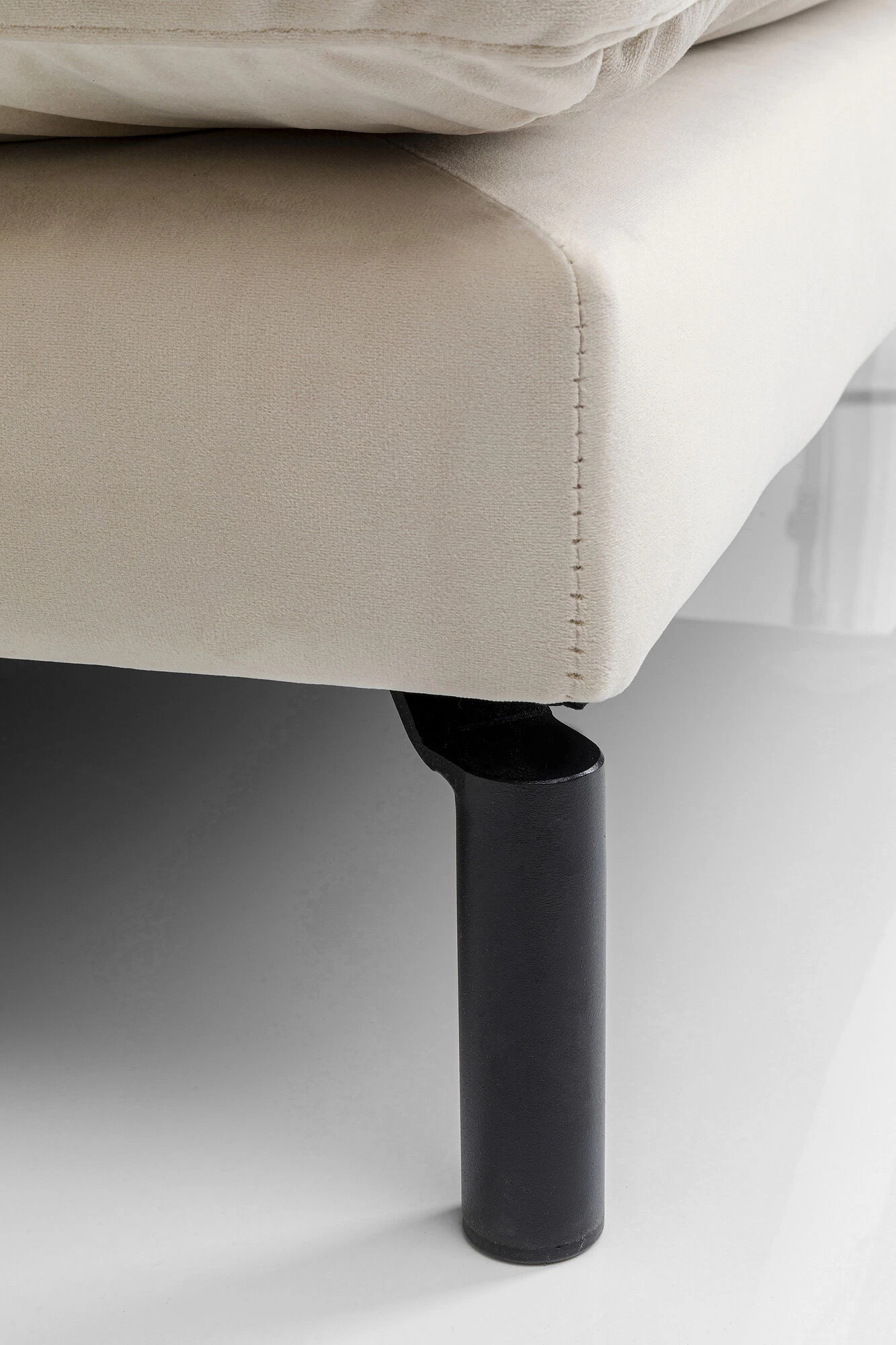 Hocker Discovery Creme 7 Hocker Discovery Creme – Bild 5